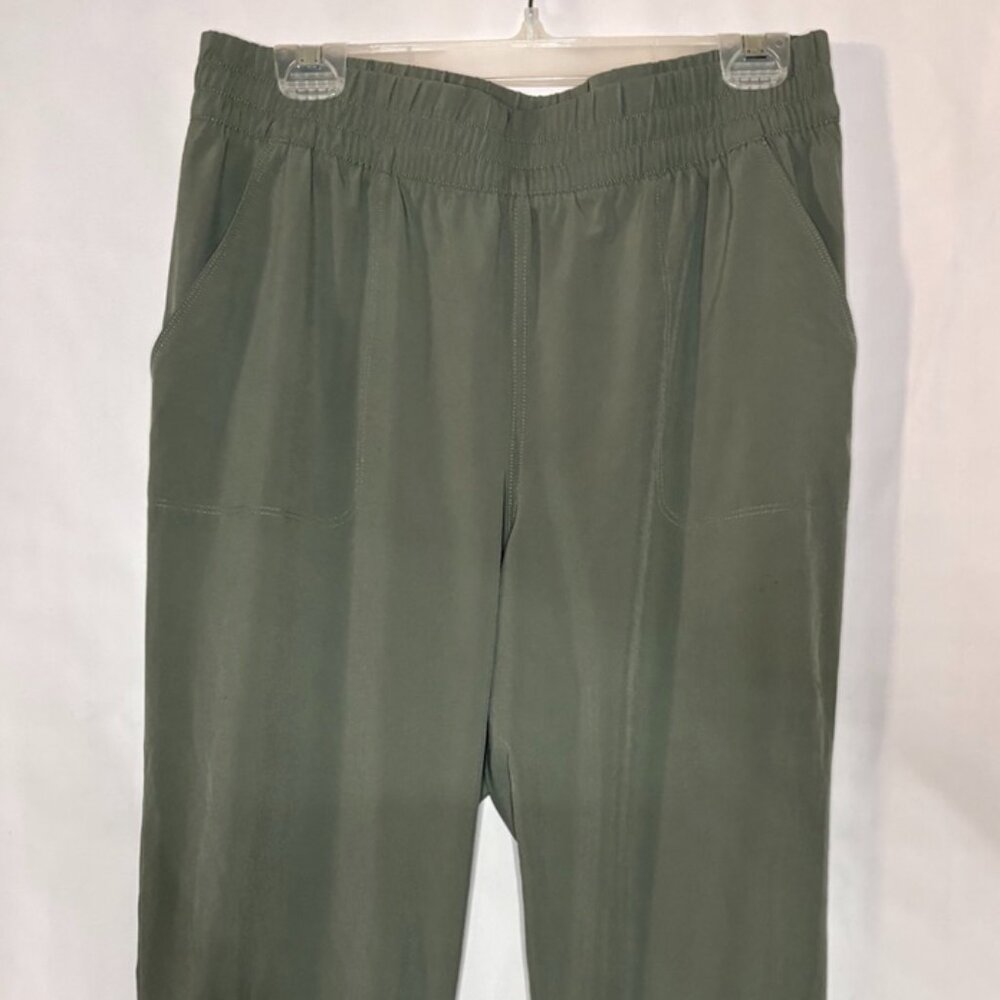Women's T by Talbots  Size M - Green Casual Elastic Waist Crop Pants 32" x 23"